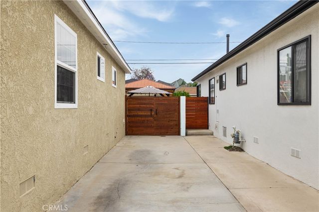 6541 E Walkerton, Long Beach, CA 90808