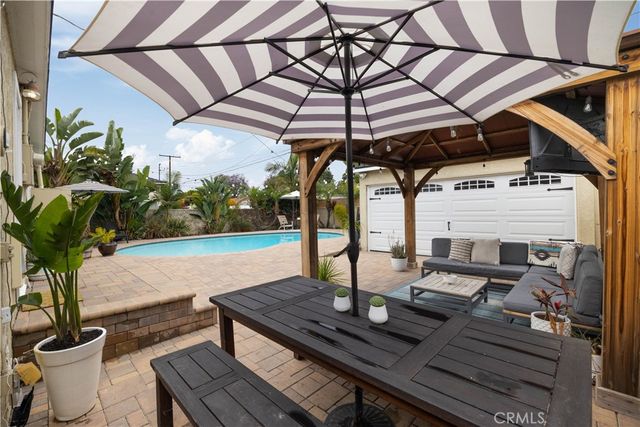 6541 E Walkerton, Long Beach, CA 90808