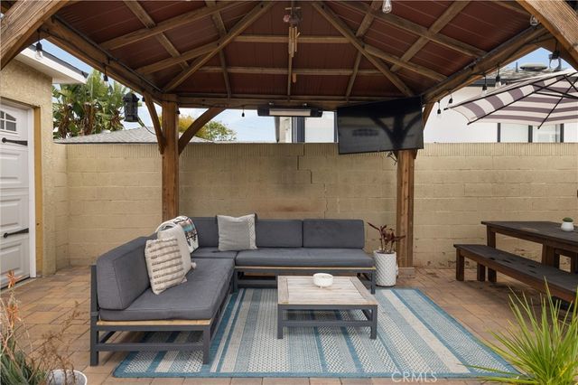 6541 E Walkerton, Long Beach, CA 90808