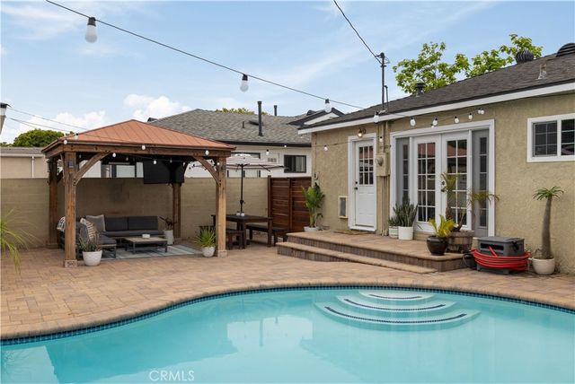 6541 E Walkerton, Long Beach, CA 90808