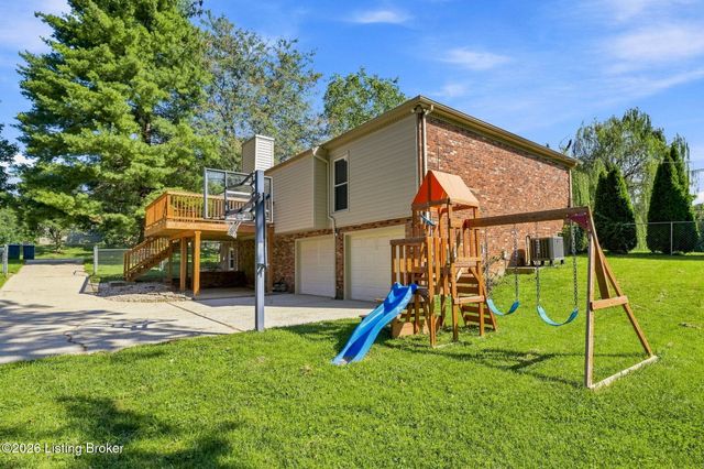 1000 Cliffwood Dr, Goshen, KY 40026