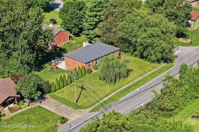 1000 Cliffwood Dr, Goshen, KY 40026