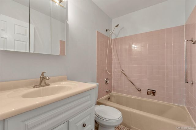 51 Jefferson Oval D, Yorktown Heights, NY 10598