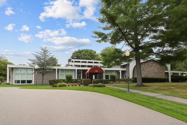 51 Jefferson Oval D, Yorktown Heights, NY 10598