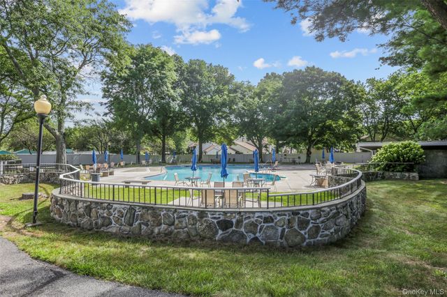 51 Jefferson Oval D, Yorktown Heights, NY 10598