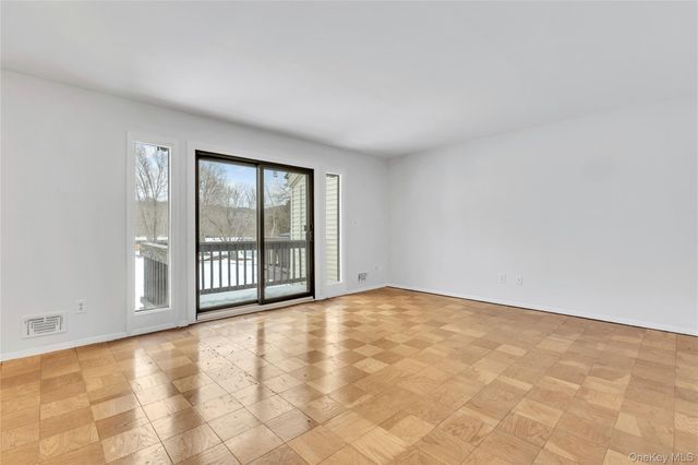 51 Jefferson Oval D, Yorktown Heights, NY 10598