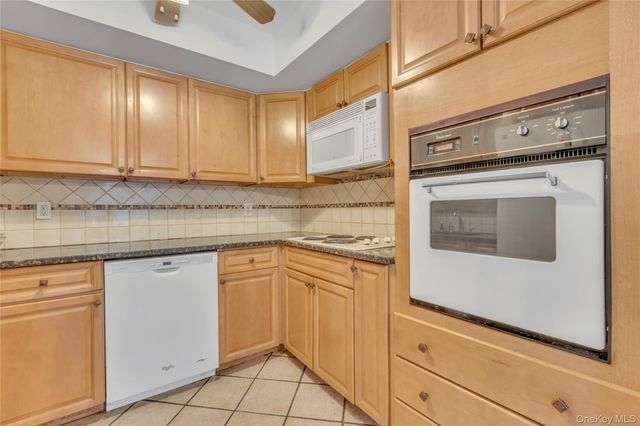 51 Jefferson Oval D, Yorktown Heights, NY 10598