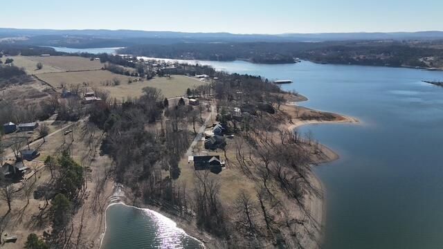 22236 Evergreen Court, Golden, MO 65658
