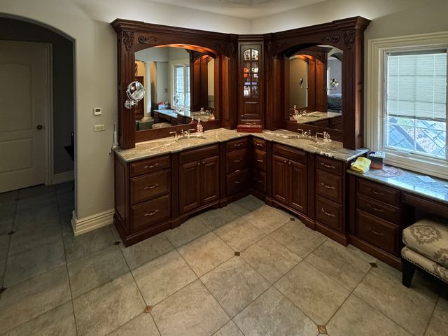 16W122 91st Street, Burr Ridge, IL 60527