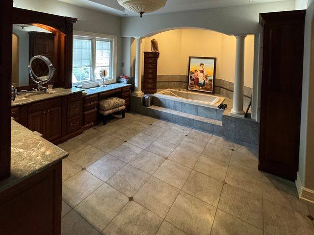 16W122 91st Street, Burr Ridge, IL 60527