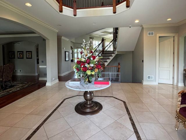 16W122 91st Street, Burr Ridge, IL 60527