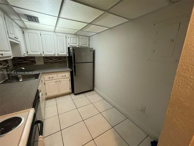 1805 Sans Souci Blvd 215, North Miami, FL 33181