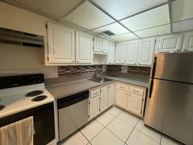 1805 Sans Souci Blvd 215, North Miami, FL 33181