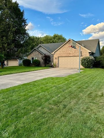 333 Elmscourt Circle, Greenwood, IN 46142