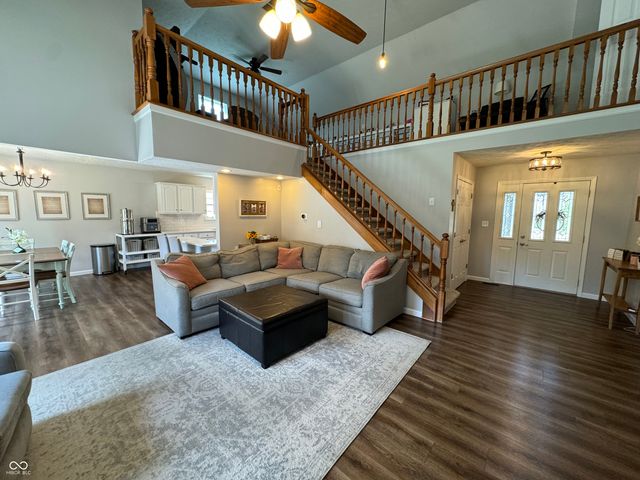 333 Elmscourt Circle, Greenwood, IN 46142