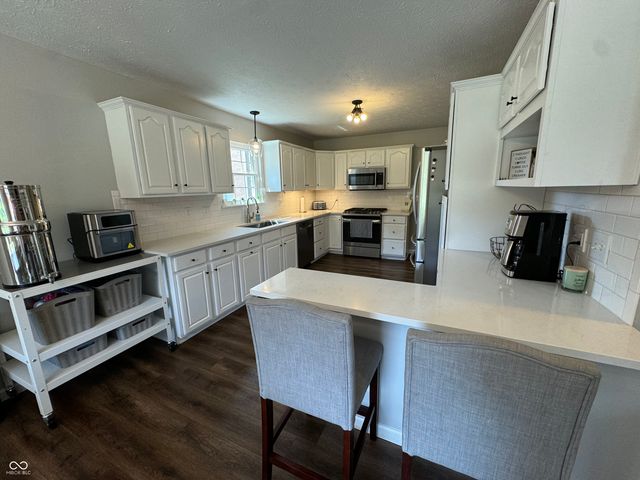 333 Elmscourt Circle, Greenwood, IN 46142