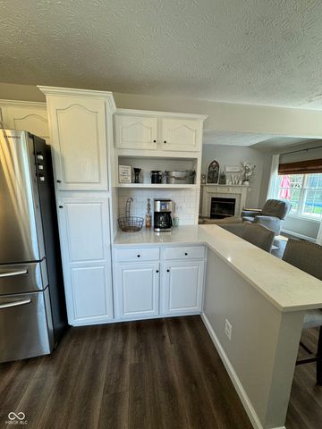 333 Elmscourt Circle, Greenwood, IN 46142