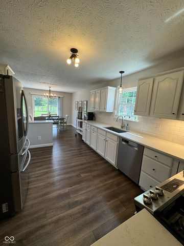 333 Elmscourt Circle, Greenwood, IN 46142