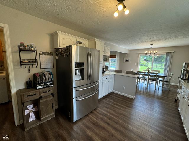 333 Elmscourt Circle, Greenwood, IN 46142