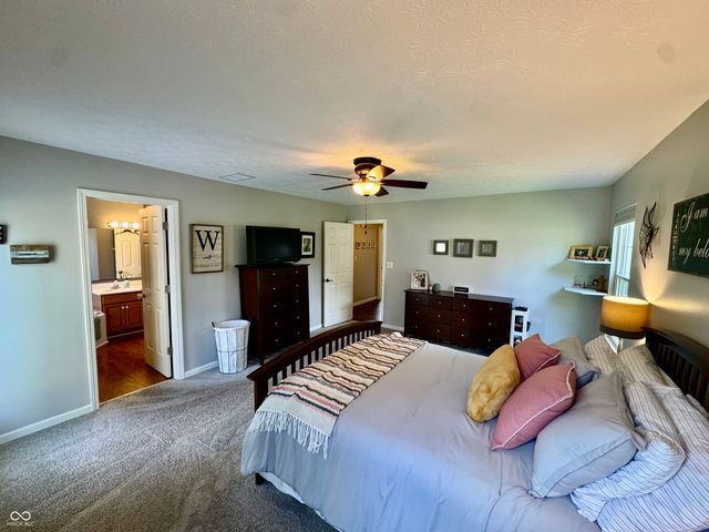 333 Elmscourt Circle, Greenwood, IN 46142