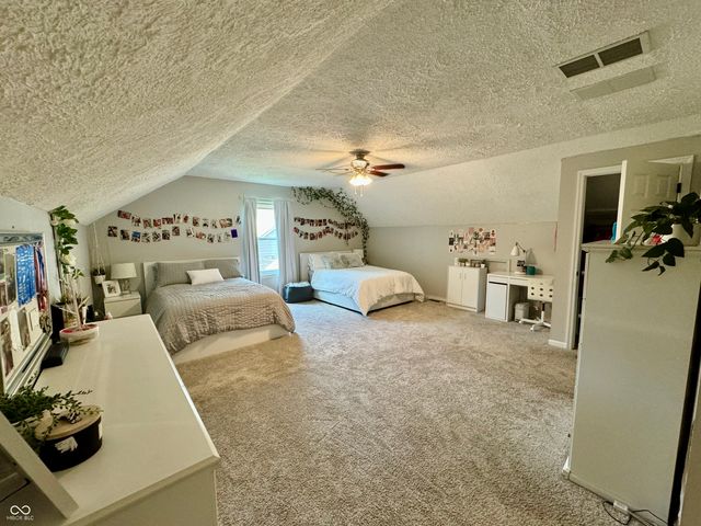 333 Elmscourt Circle, Greenwood, IN 46142