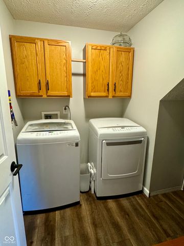 333 Elmscourt Circle, Greenwood, IN 46142