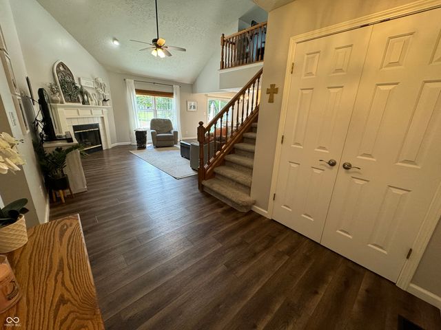 333 Elmscourt Circle, Greenwood, IN 46142