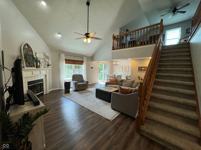 333 Elmscourt Circle, Greenwood, IN 46142