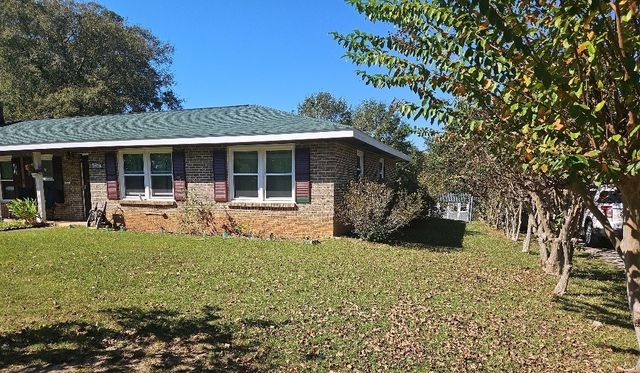 1312 Stanford Rd, Dothan, AL 36305