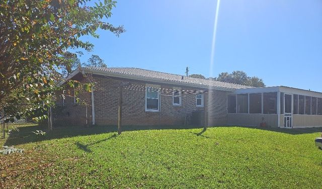 1312 Stanford Rd, Dothan, AL 36305