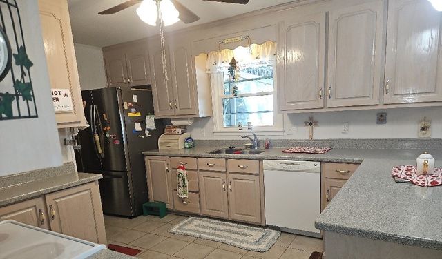 1312 Stanford Rd, Dothan, AL 36305