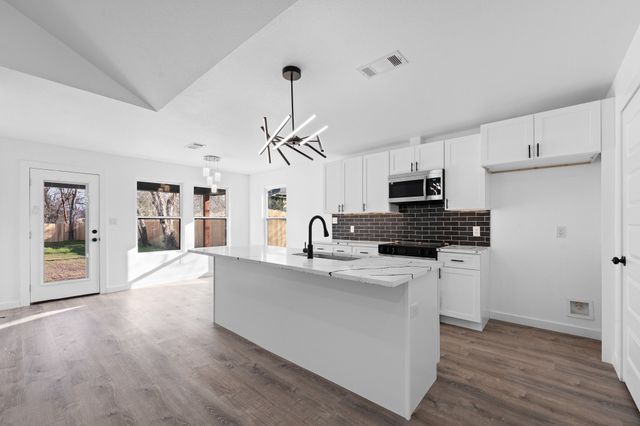 119 Smith Street, Hillsboro, TX 76645