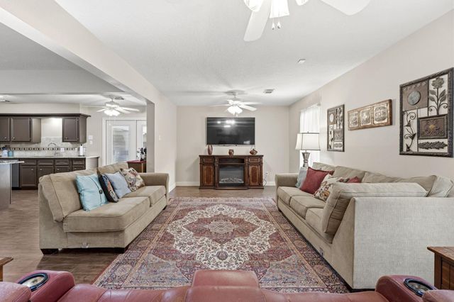 21809 Tophill Drive, Spring, TX 77388