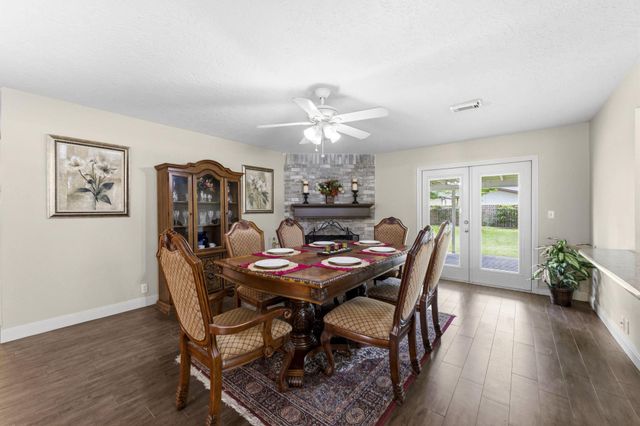 21809 Tophill Drive, Spring, TX 77388