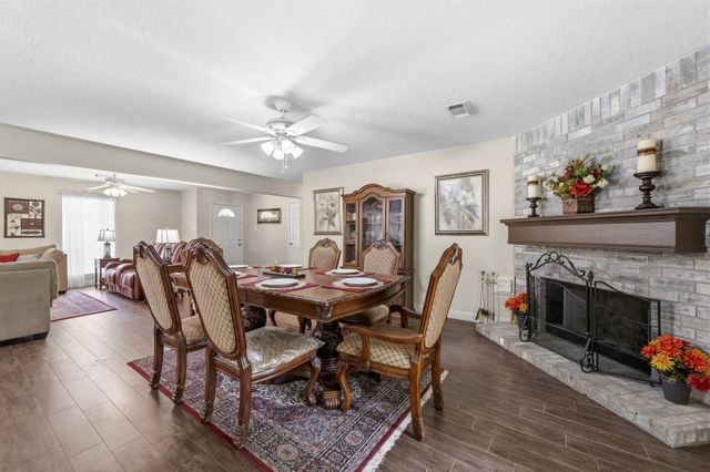 21809 Tophill Drive, Spring, TX 77388