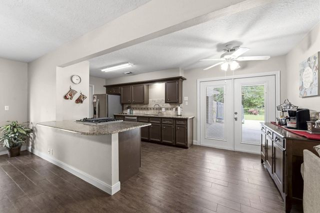 21809 Tophill Drive, Spring, TX 77388