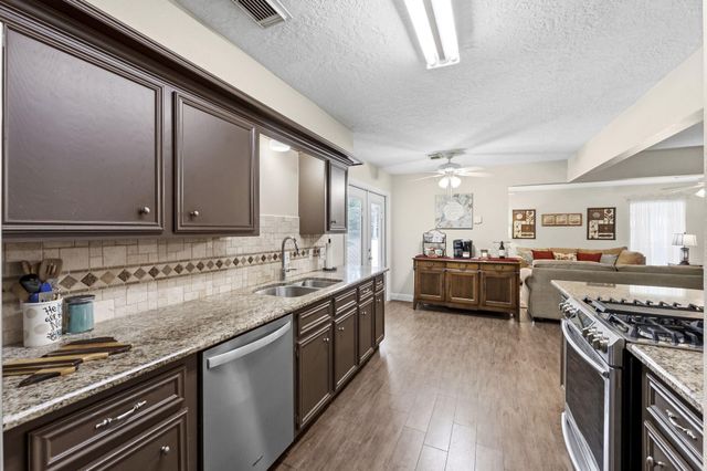21809 Tophill Drive, Spring, TX 77388