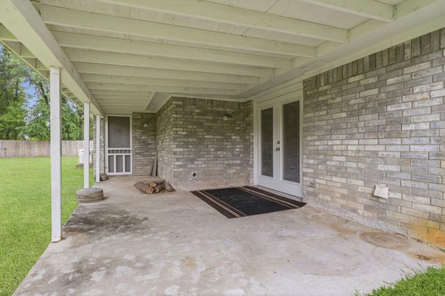 21809 Tophill Drive, Spring, TX 77388