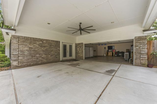 21809 Tophill Drive, Spring, TX 77388