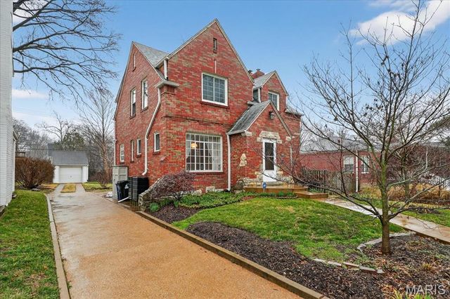 1310 Midland Drive, St Louis, MO 63130