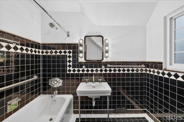 1310 Midland Drive, St Louis, MO 63130