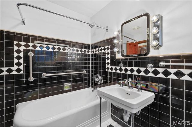 1310 Midland Drive, St Louis, MO 63130