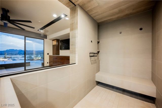 20 Falling Canyon Court, Henderson, NV 89011