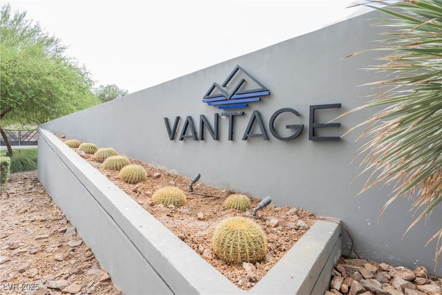 20 Falling Canyon Court, Henderson, NV 89011