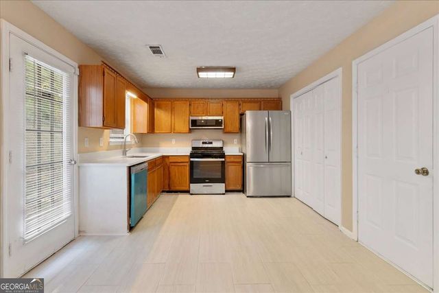 122 Lake Terrace, Mcdonough, GA 30253