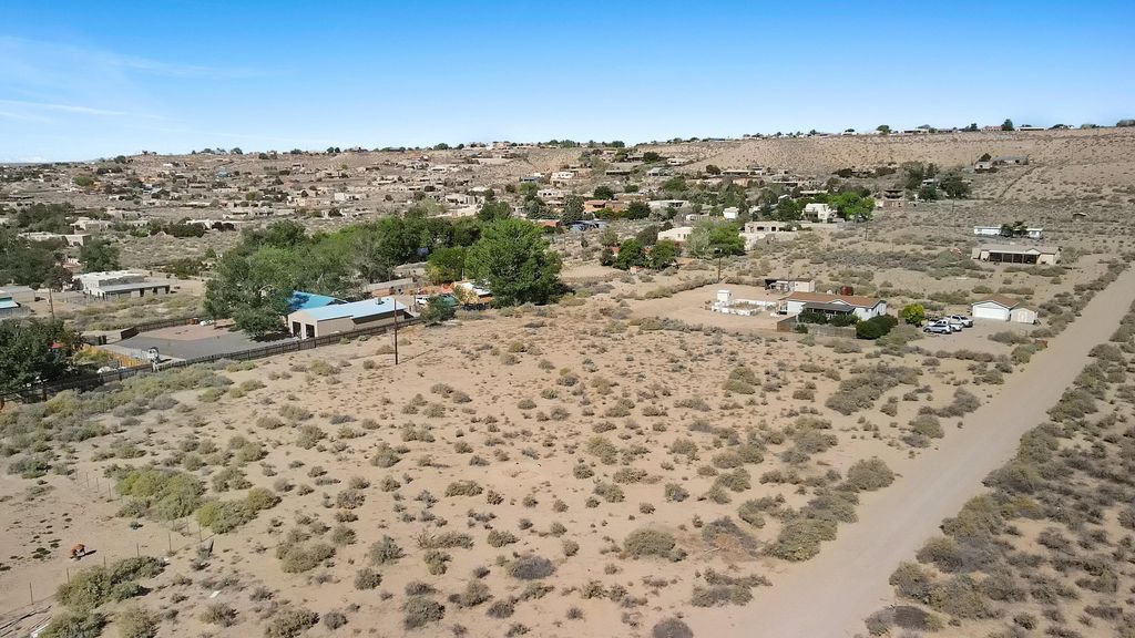 Image 12 of property listing at Perfecto Lopez Rd, Corrales, NM 87048