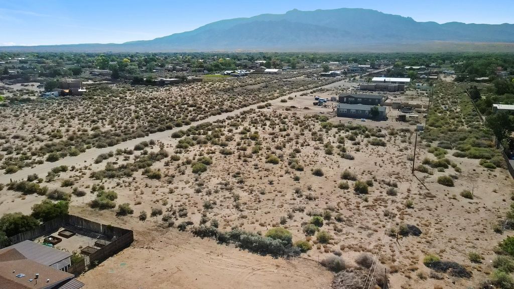 Image 4 of property listing at Perfecto Lopez Rd, Corrales, NM 87048