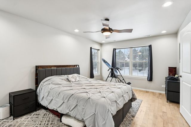 7035 Buchanan Drive 17-5, Gurnee, IL 60031