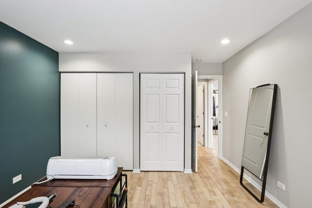 7035 Buchanan Drive 17-5, Gurnee, IL 60031