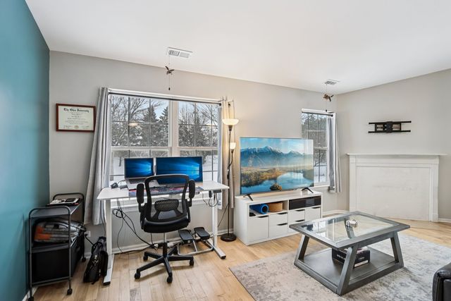 7035 Buchanan Drive 17-5, Gurnee, IL 60031